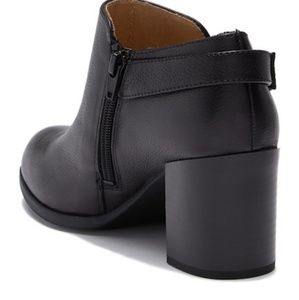 naturalizer harley block heel bootie